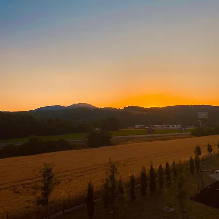 Golden Flat Free Parking Apartamento Trenčín