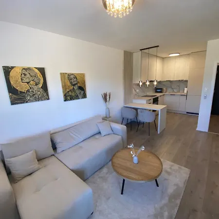 Golden Flat Free Parking Apartamento Trenčín